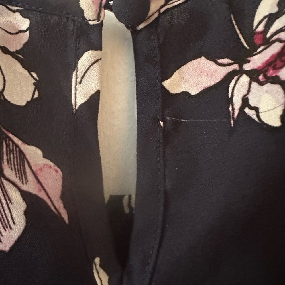 Torrid Georgette Floral Print Pleated Back Short Sleeve Blouse. Size 2x. - Picture 15 of 16